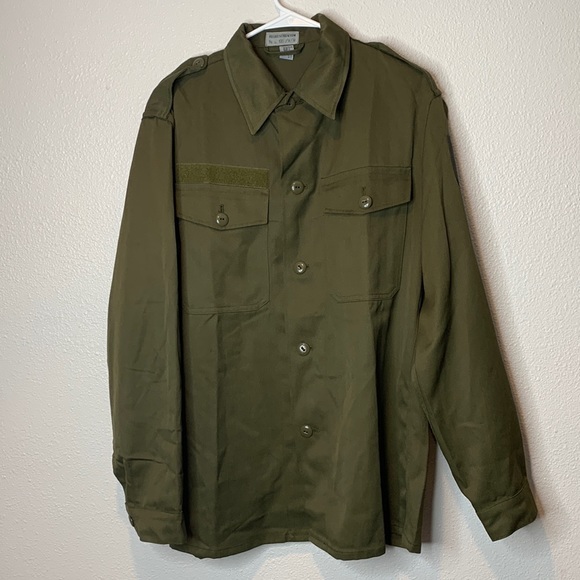 Austrian Army Shirt, European L/S Shirt with Epaulets: Large (40 to 42 U… - Picture 2 of 6